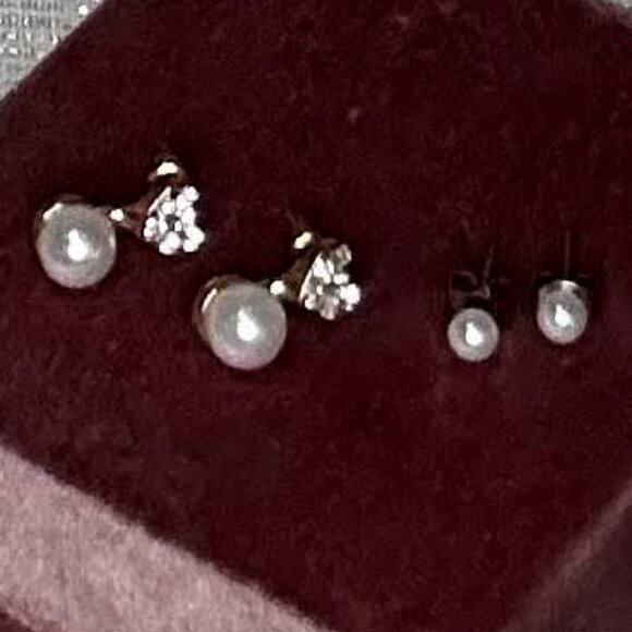 BRAND NEW 2 Pairs of Stunning Matching Earrings - Picture 5 of 9